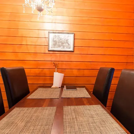 Pikkukarhu 1 Visit Apartman *